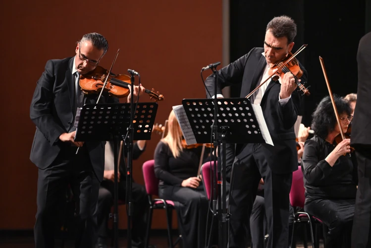 Симфоничен оркестър при ДО Варна  - Диригент Павел Балев  4